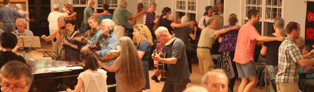 Couples dancing to the music of the Gammaldans Band